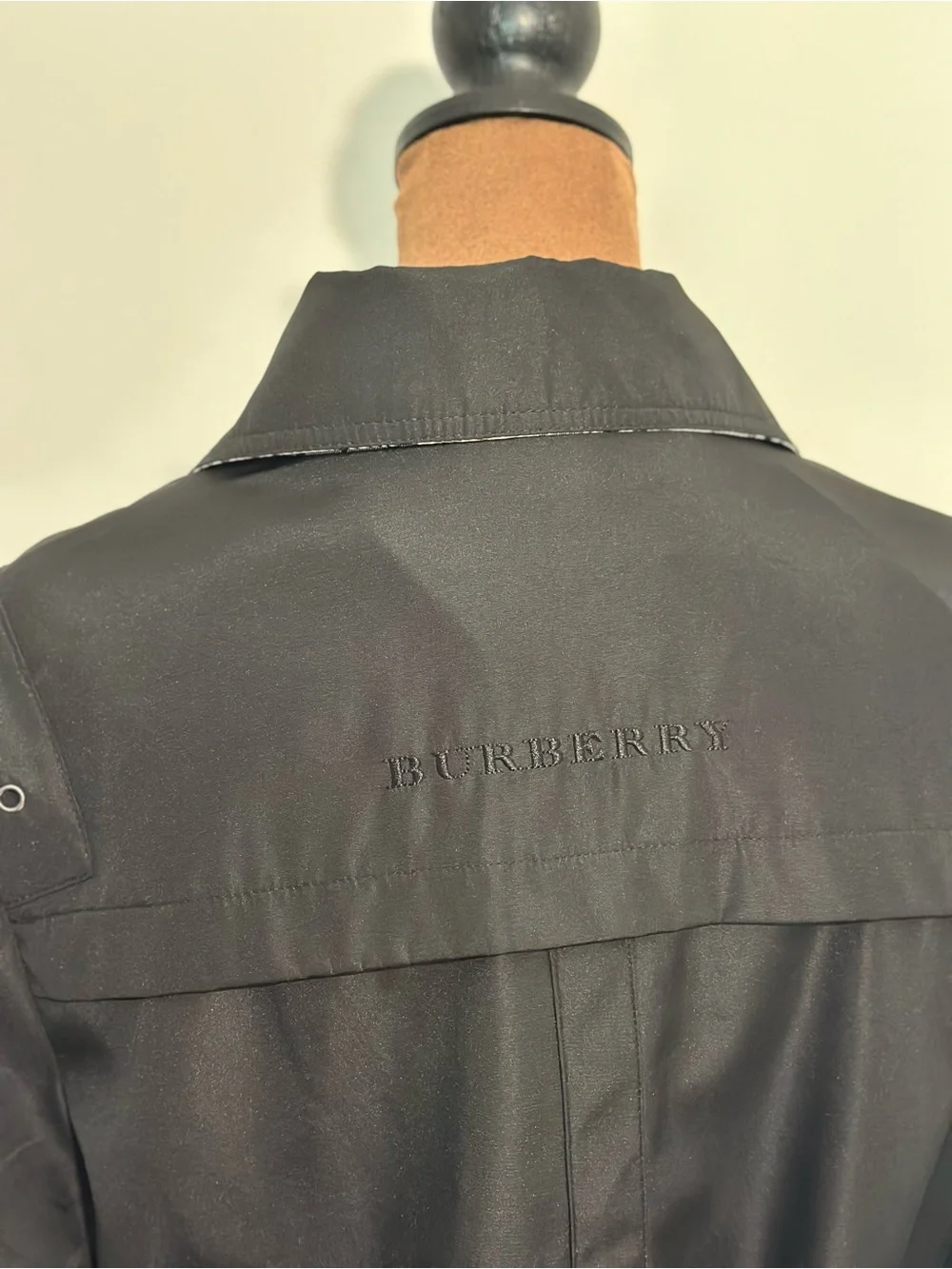 Burberry streamlined black